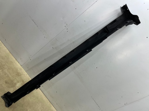 Listwa progowa Nissan X-Trail III T32 Rogue 13-17r. prawa nakładka progu zewnętrzna prawy próg 768504ce0a