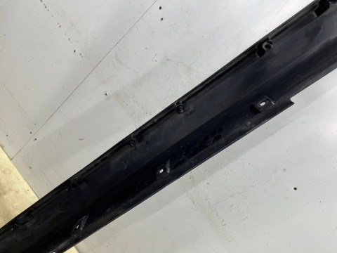 Listwa progowa Nissan X-Trail III T32 Rogue 13-17r. prawa nakładka progu zewnętrzna prawy próg 768504ce0a