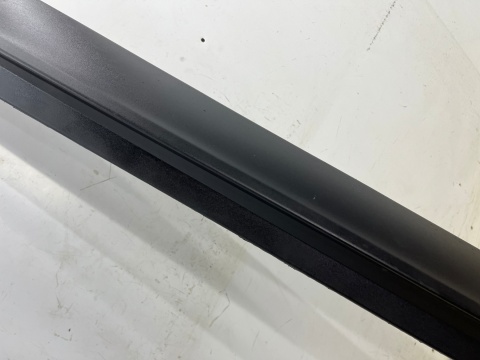 Listwa progowa Opel Crossland 2017r.- lewa nakładka progu zewnętrzna lewy próg 13482063