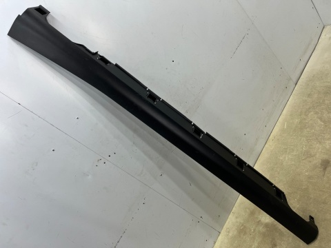 Listwa progowa Opel Frontera 2024r.- lewa nakładka progu zewnętrzna lewy próg 9847642980