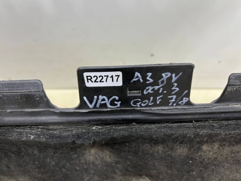 Osłona pod silnik VW Touran Golf Audi A3 Superb Octavia Leon 12-20r. osłona podwozia dolna płyta ORYGINALNA 5q0825236