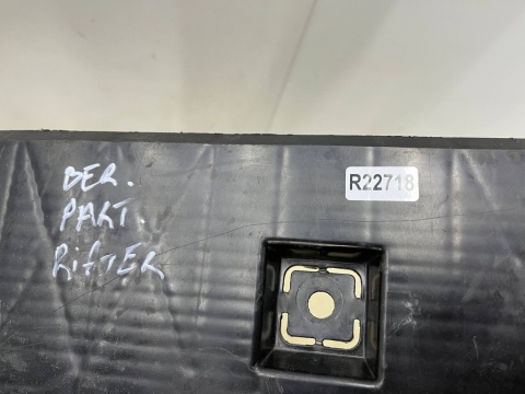 Osłona pod zderzak Citroen Berlingo Partner Rifter Doblo Combo E ProAce City 18r.- przednia płyta dolna podwozia pod silnik