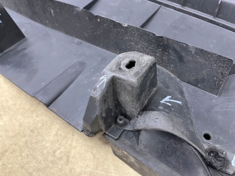 Osłona pod zderzak Citroen C4 III 20r.- przednia płyta dolna podwozia pod silnik 9834979980