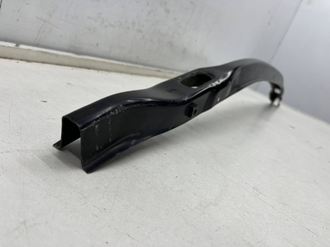 Belka zderzaka BMW 5 F10 F11 F07 Gran Turismo 10-17r. przednie dolne wzmocnienie pasa przedniego dolna belka chłodnicy przód