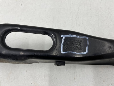 Belka zderzaka BMW 5 F10 F11 F07 Gran Turismo 10-17r. przednie dolne wzmocnienie pasa przedniego dolna belka chłodnicy przód