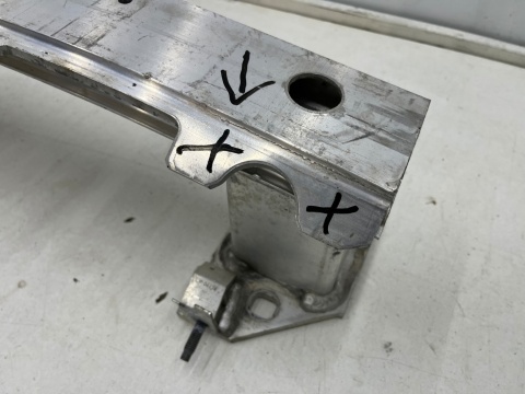 Belka zderzaka BMW 5 G30 sedan G31 kombi F90 17-24r. tylne wzmocnienie aluminiowe tył 7387334