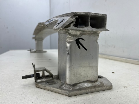 Belka zderzaka BMW 5 G30 sedan G31 kombi F90 17-24r. tylne wzmocnienie aluminiowe tył 7387334