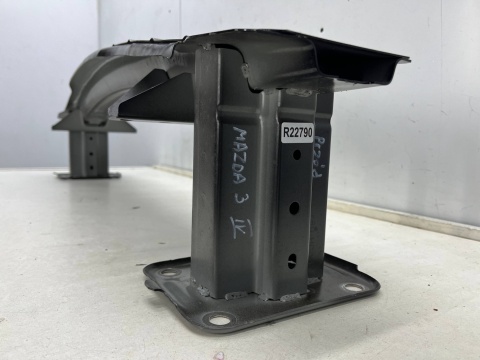 Belka zderzaka Mazda 3 IV BP 2019r.- przednie wzmocnienie zderzaka przód bcjh082