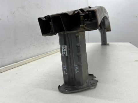 Belka zderzaka Nissan X-Trail III T32 Rogue 13-21r. tylne wzmocnienie tył 85032-4cc0a