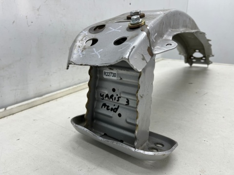 Belka zderzaka Toyota Yaris 3 III P13 11-20r. przednie wzmocnienie zderzaka pasa belka chłodnicy lewy odbój strefa zgniotu przód