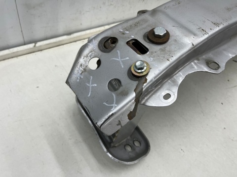 Belka zderzaka Toyota Yaris 3 III P13 11-20r. przednie wzmocnienie zderzaka pasa belka chłodnicy lewy odbój strefa zgniotu przód