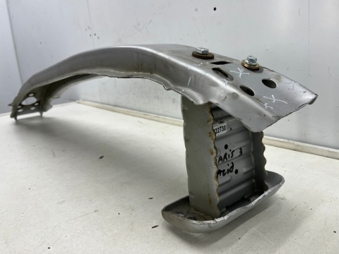 Belka zderzaka Toyota Yaris 3 III P13 11-20r. przednie wzmocnienie zderzaka pasa belka chłodnicy lewy odbój strefa zgniotu przód