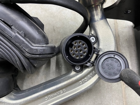 Hak holowniczy BMW 3 G20 G21 19-26r. ELEKTRYCZNY składany na przyczepę oryginalny kula uszkodzony na części