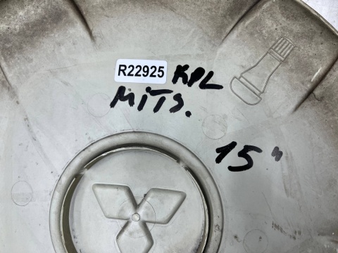 Kołpak Mitsubishi kołpaki r15 oryginalne 15 cali 4szt. KOMPLET