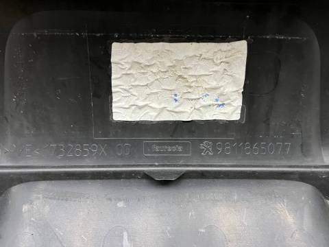 Zderzak tylny Peugeot 3008 II 2 16-24r. tył 6XPDC 9811865077