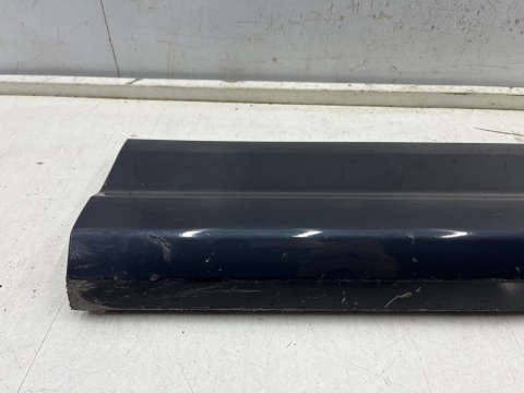Listwa Audi Q2 GA 2016r.- PRAWA przednia dolna nakładka drzwi kolor LX7L prawy przód 81a853960b