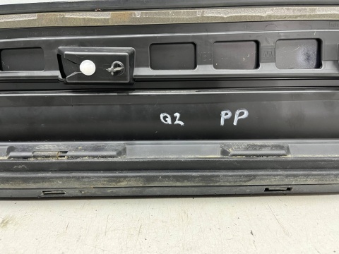 Listwa Audi Q2 GA 2016r.- PRAWA przednia dolna nakładka drzwi kolor LX7L prawy przód 81a853960b