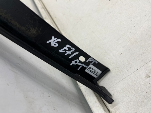 Listwa BMW X6 E71 06-13r. prawy tył rant nadkola błotnika WĄSKI nakładka prawy tylny 7176330