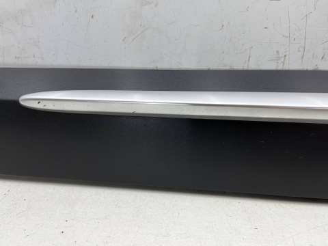 Listwa Mazda CX-3 CX3 14-21r. lewa przednia dolna nakładka drzwi lewy przód listewka srebrny połysk lewy przód d10e-51rb1