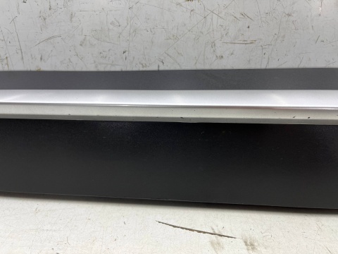 Listwa Mazda CX-3 CX3 14-21r. lewa przednia dolna nakładka drzwi lewy przód listewka srebrny połysk lewy przód d10e-51rb1