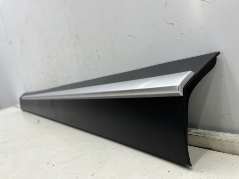 Listwa Mazda CX-3 CX3 14-21r. lewa przednia dolna nakładka drzwi lewy przód listewka srebrny połysk lewy przód d10e-51rb1