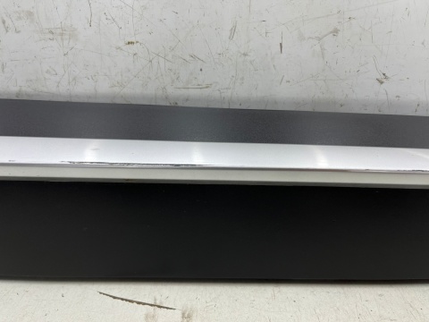 Listwa Mazda CX-3 CX3 14-21r. prawa przednia dolna nakładka drzwi prawy przód listewka srebrny połysk d10e-51rb1