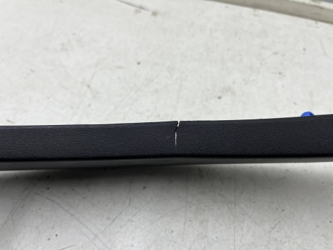 Listwa Opel Grandland I 17-24r. prawa przednia nakładka błotnika rant prawy przód yp000307xt