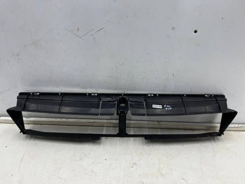 Osłona chłodnicy BMW 5 F10 F11 10-17r. dolna kierownica powietrza nakladka pasa przedniego dolny wlot 187798