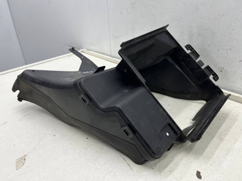 Osłona chłodnicy Peugeot 308 II T9 13-21r. wlot kierownica kanał powietrza intercoolera