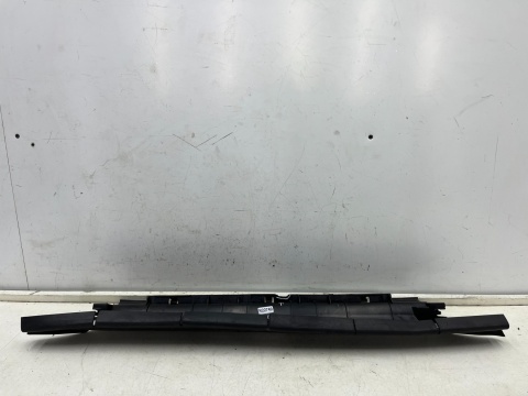 Osłona chłodnicy Seat Ateca 16r.- dolna kierownica powietrza nakladka pasa przedniego dolny wlot 575121292