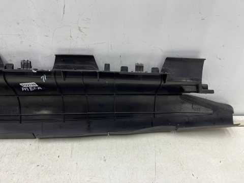 Osłona chłodnicy Seat Ateca 16r.- dolna kierownica powietrza nakladka pasa przedniego dolny wlot 575121292