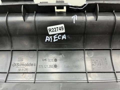 Osłona chłodnicy Seat Ateca 16r.- dolna kierownica powietrza nakladka pasa przedniego dolny wlot 575121292