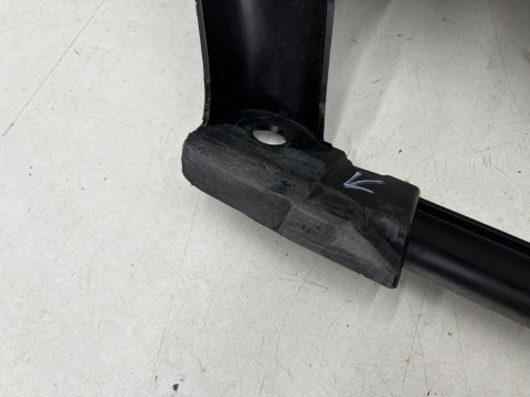 Pas przedni Peugeot 308 II T9 LIFT 17-21r. wzmocnienie górne atrapy zderzaka ramka osłona górna oryginalne 9817230777