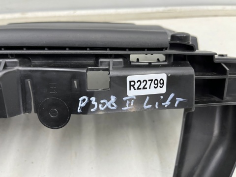 Pas przedni Peugeot 308 II T9 LIFT 17-21r. wzmocnienie górne atrapy zderzaka ramka osłona górna oryginalne 9817230777