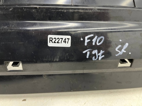 Ślizg BMW 5 F10 sedan 10-17r. tylny środkowy wspornik mocowanie zderzaka wzmocnienie 7331599