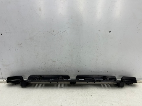 Ślizg BMW 5 G61 kombi M-pakiet M-sport 23r.- tylny środkowy wspornik mocowanie zderzaka wzmocnienie 5a0f8a7