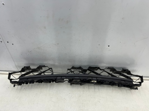 Ślizg Citroen C4 III 20r.- tylny środkowy wspornik mocowanie zderzaka wzmocnienie absorber plastikowy 9830703680