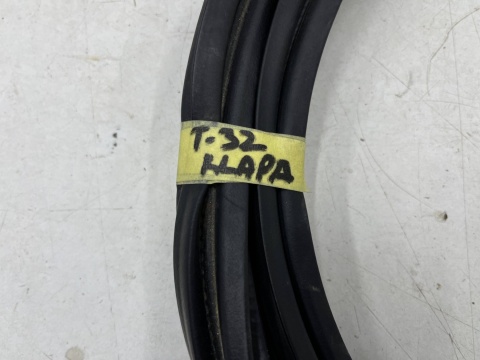 Uszczelka Nissan X-Trail III T32 Rogue 13-21r. guma klapy bagażnika karoseryjna wewnętrzna NIE USZKODZONA