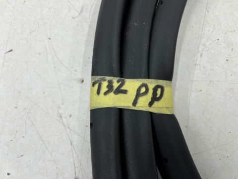 Uszczelka Nissan X-Trail III T32 Rogue 13-21r. guma prawych przednich drzwi prawy przód NIEUSZKODZONA