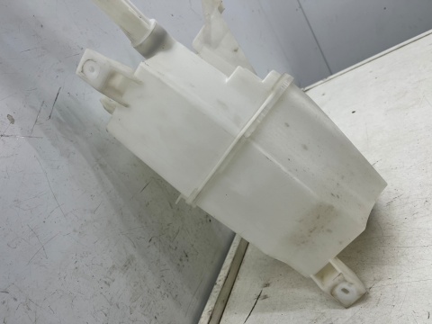 Zbiorniczek spryskiwaczy Nissan X-Trail III T32 Rogue 13-21r. zbiornik na płyn do szyby dwie pompki silniczka