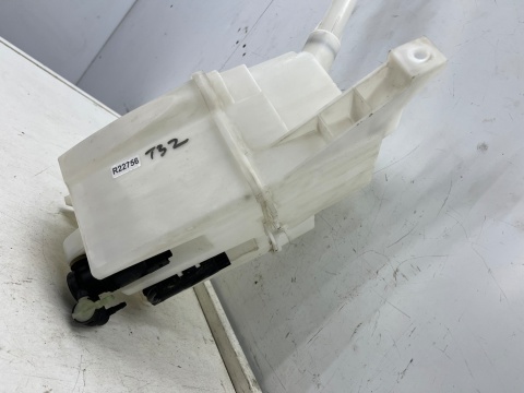 Zbiorniczek spryskiwaczy Nissan X-Trail III T32 Rogue 13-21r. zbiornik na płyn do szyby dwie pompki silniczka