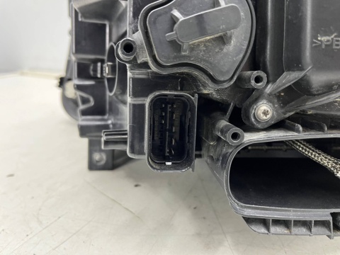 Lampa reflektor BMW 5 F10 F11 LIFT 13-17r. prawa przednia Bi-Xenon bi-ksenon NIESKRĘTNY Europa oryginalna prawy przód 7317132