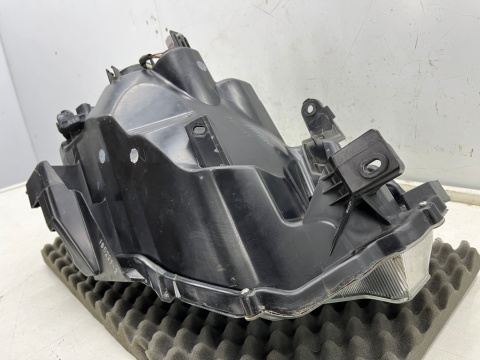 Lampa reflektor Isuzu D-Max Dmax 3 III 20r.- lewa przednia zwykła H4 Europa ORYGINALNA lewy przód