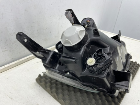 Lampa reflektor Isuzu D-Max Dmax 3 III 20r.- lewa przednia zwykła H4 Europa ORYGINALNA lewy przód