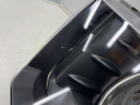 Lampa reflektor Mitsubishi L200 KA KB 05-10r. LEWA przednia H4 oryginalna lewy przód EU 8301b461