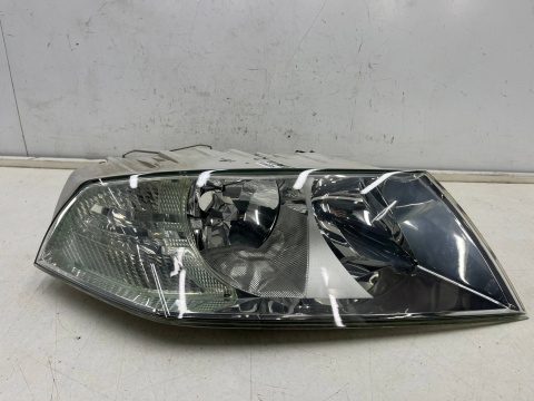 Lampa reflektor Skoda Octavia 2 II 04-08r. prawa przednia Europa zwykła H7 H1 oryginal nieuszkodzona prawy przód