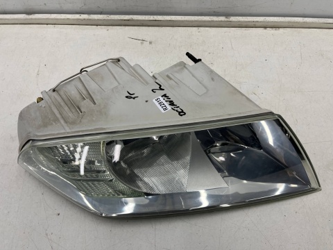 Lampa reflektor Skoda Octavia 2 II 04-08r. prawa przednia Europa zwykła H7 H1 oryginal nieuszkodzona prawy przód