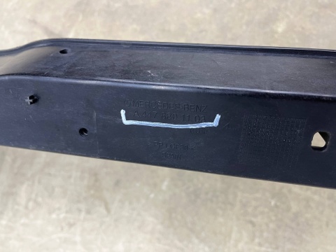 Pas przedni Mercedes Vito w447 14r.- wzmocnienie górne ramka okular oryginalne a4478801103