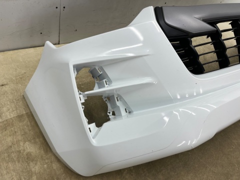 Zderzak przedni Isuzu D-Max DMax 3 III 20-24r. Przedlift przód  