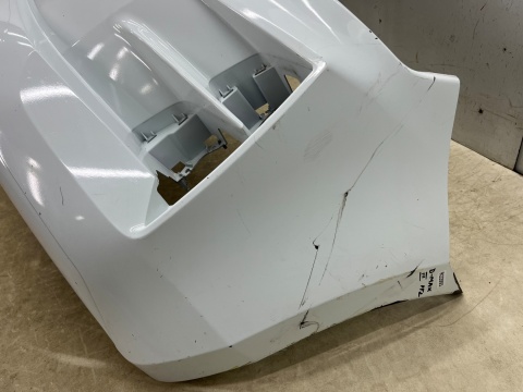 Zderzak przedni Isuzu D-Max DMax 3 III 20-24r. Przedlift przód  